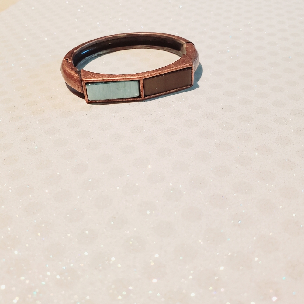 Vintage side Cuff snap Bracelet - Picture 4 of 7
